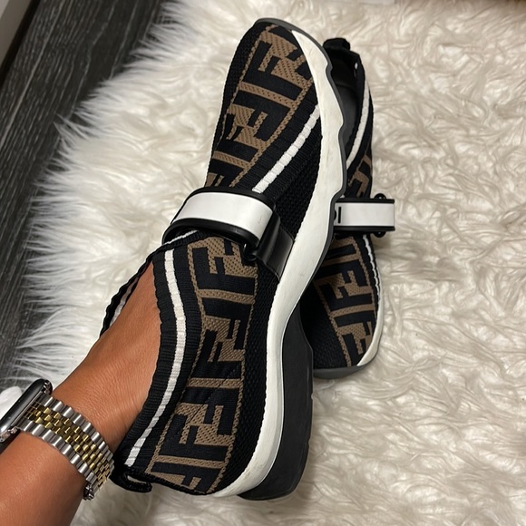 📌📌📌SOLD📌📌📌Fendi sneakers “Rockoko sneakers with two-toned running shoe “ - Picture 4 of 12